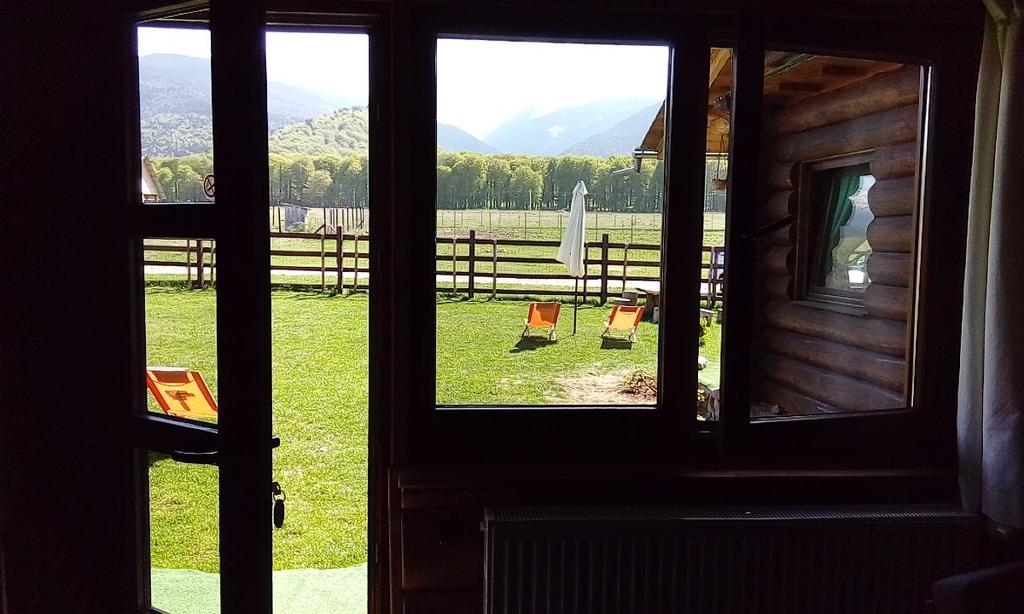 Casa Muntelui - Sambata Pensjonat Sîmbăta de Sus Pokój zdjęcie